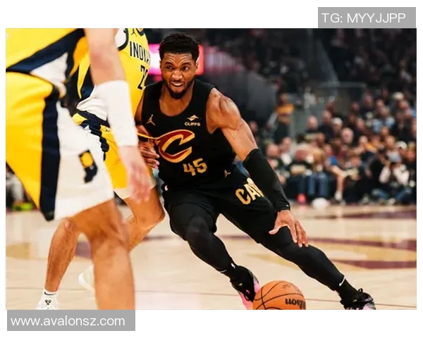 球迷炸锅：米切尔这一行为引热议！